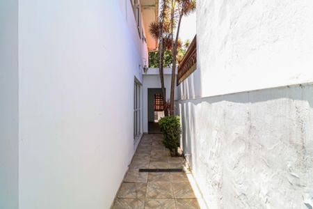 Casa à venda com 184m², 3 quartos e 2 vagasCorredor lateral