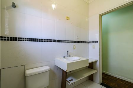 Casa à venda com 184m², 3 quartos e 2 vagasBanheiro social