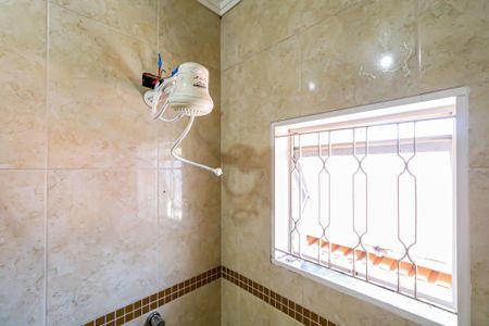 Casa à venda com 184m², 3 quartos e 2 vagasSuite - Banheiro