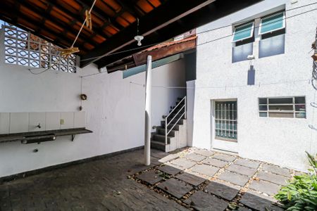 Casa à venda com 184m², 3 quartos e 2 vagasQuintal
