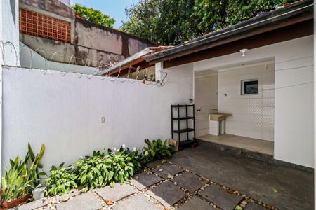 Casa à venda com 184m², 3 quartos e 2 vagasQuintal
