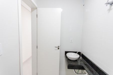 Apartamento à venda com 60m², 2 quartos e 1 vaga Apartamento à venda com 60m², 2 quartos e 1 vagaBanheiro social