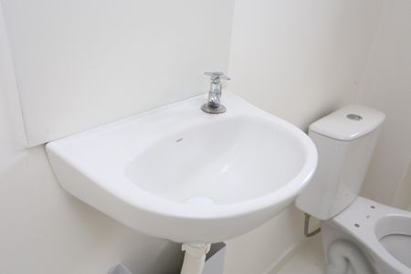 Apartamento para alugar com 32m², 2 quartos e sem vaga Apartamento para alugar com 32m², 2 quartos e sem vagaBanheiro