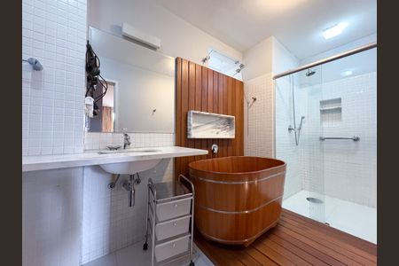 Apartamento para alugar com 98m², 2 quartos e 1 vaga Apartamento para alugar com 98m², 2 quartos e 1 vagaBanheiro da Suíte