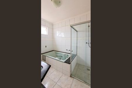 Apartamento à venda com 174m², 4 quartos e 4 vagas Apartamento à venda com 174m², 4 quartos e 4 vagasBanheiro da Suíte 2