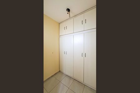 Apartamento à venda com 174m², 4 quartos e 4 vagas Apartamento à venda com 174m², 4 quartos e 4 vagasÁrea de Serviço