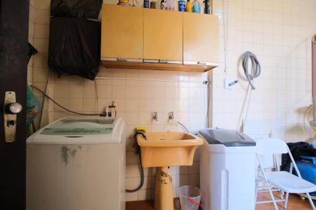 Casa à venda com 235m², 3 quartos e 4 vagasÁrea de Serviço