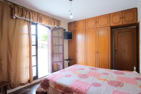 Casa à venda com 235m², 3 quartos e 4 vagasSuíte