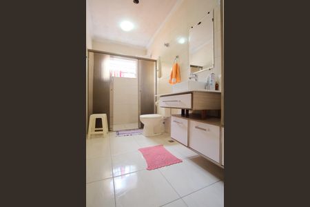 Casa à venda com 235m², 3 quartos e 4 vagasBanheiro 2