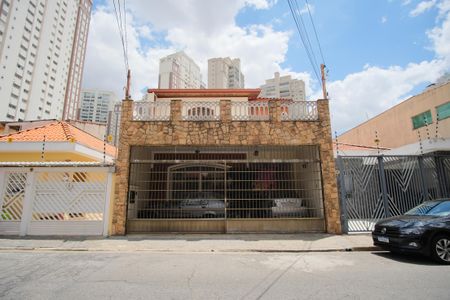 Casa à venda com 235m², 3 quartos e 4 vagasFachada