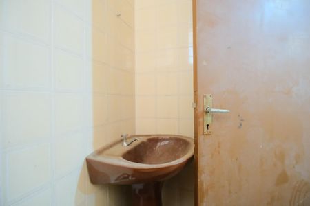 Casa à venda com 235m², 3 quartos e 4 vagasBanheiro de serviço