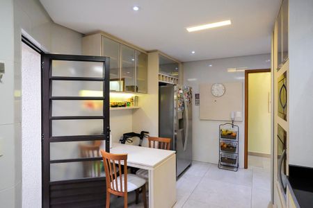 Apartamento à venda com 140m², 4 quartos e 2 vagasCozinha