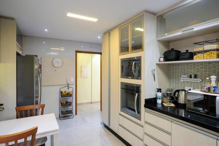 Apartamento à venda com 140m², 4 quartos e 2 vagasCozinha