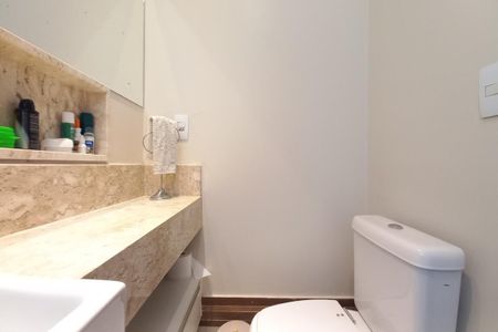 Casa de condomínio à venda com 313m², 3 quartos e 6 vagasBanheiro da Suíte 2 