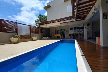 Casa de condomínio à venda com 313m², 3 quartos e 6 vagasÁrea comum - Piscina
