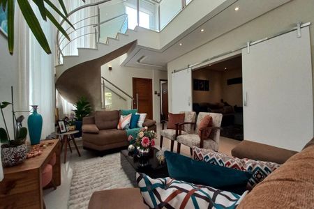 Casa de condomínio à venda com 313m², 3 quartos e 6 vagasSala