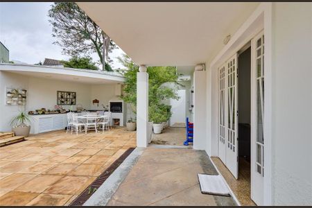 Casa à venda com 4 quartos, 380m² em Granja Julieta, São Paulo