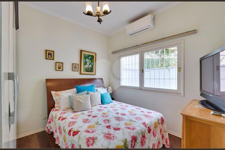 Casa à venda com 4 quartos, 380m² em Granja Julieta, São Paulo