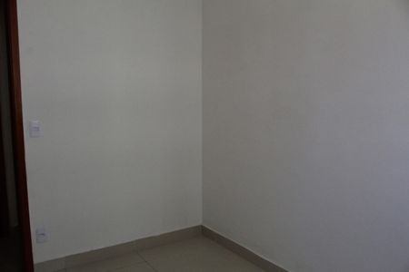 Quarto 1 de apartamento para alugar com 2 quartos, 48m² em Taquara, Rio de Janeiro