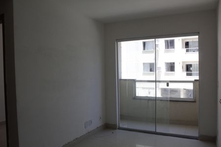 Sala de apartamento para alugar com 2 quartos, 48m² em Taquara, Rio de Janeiro