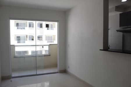 Sala de apartamento para alugar com 2 quartos, 48m² em Taquara, Rio de Janeiro