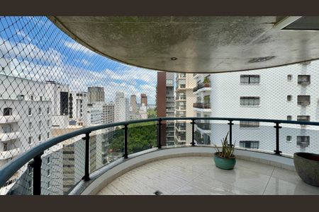 Apartamento para alugar com 230m², 2 quartos e 3 vagas Apartamento para alugar com 230m², 2 quartos e 3 vagasVaranda gourmet