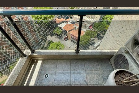 Apartamento para alugar com 230m², 2 quartos e 3 vagas Apartamento para alugar com 230m², 2 quartos e 3 vagasSaca da Suite