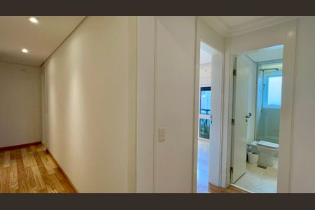 Apartamento para alugar com 230m², 2 quartos e 3 vagas Apartamento para alugar com 230m², 2 quartos e 3 vagasCorredor