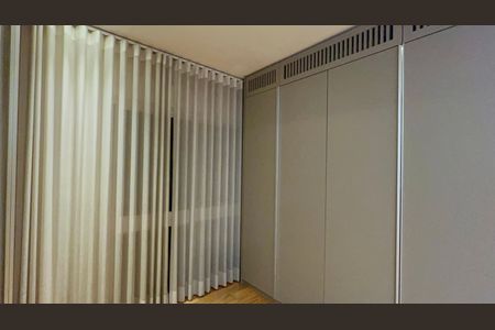 Apartamento para alugar com 230m², 2 quartos e 3 vagas Apartamento para alugar com 230m², 2 quartos e 3 vagasCloset da suíte