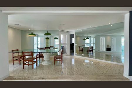 Apartamento para alugar com 230m², 2 quartos e 3 vagas Apartamento para alugar com 230m², 2 quartos e 3 vagasSala de Jantar