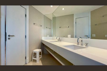 Apartamento para alugar com 230m², 2 quartos e 3 vagas Apartamento para alugar com 230m², 2 quartos e 3 vagasBanheiro 2 da Suite
