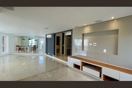 Apartamento para alugar com 230m², 2 quartos e 3 vagas Apartamento para alugar com 230m², 2 quartos e 3 vagasSala de TV