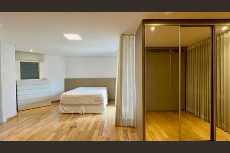 Apartamento para alugar com 230m², 2 quartos e 3 vagas Apartamento para alugar com 230m², 2 quartos e 3 vagasSuite