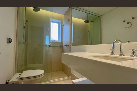 Apartamento para alugar com 230m², 2 quartos e 3 vagas Apartamento para alugar com 230m², 2 quartos e 3 vagasBanheiro 1 da Suite