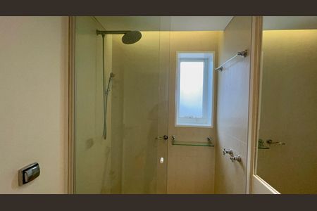 Apartamento para alugar com 230m², 2 quartos e 3 vagas Apartamento para alugar com 230m², 2 quartos e 3 vagasBanheiro 1 da Suite