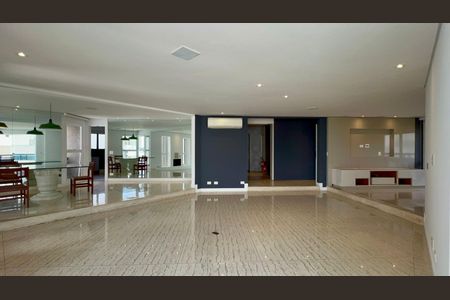 Apartamento para alugar com 230m², 2 quartos e 3 vagas Apartamento para alugar com 230m², 2 quartos e 3 vagasSala