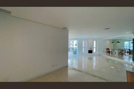 Apartamento para alugar com 230m², 2 quartos e 3 vagas Apartamento para alugar com 230m², 2 quartos e 3 vagasSala de TV