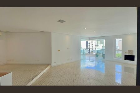 Apartamento para alugar com 230m², 2 quartos e 3 vagas Apartamento para alugar com 230m², 2 quartos e 3 vagasSala