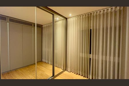 Apartamento para alugar com 230m², 2 quartos e 3 vagas Apartamento para alugar com 230m², 2 quartos e 3 vagasCloset da suíte