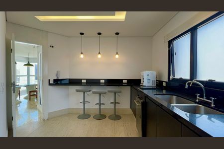 Apartamento para alugar com 230m², 2 quartos e 3 vagas Apartamento para alugar com 230m², 2 quartos e 3 vagasCozinha