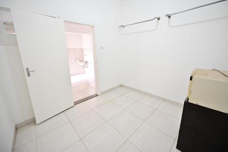 Casa para alugar com 250m², 2 quartos e 2 vagasQuarto