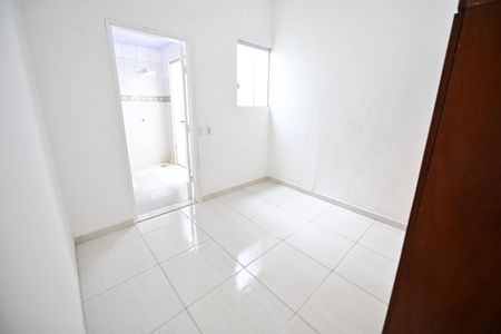 Casa para alugar com 250m², 2 quartos e 2 vagasSuíte