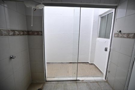 Casa para alugar com 250m², 2 quartos e 2 vagasSacada Suíte