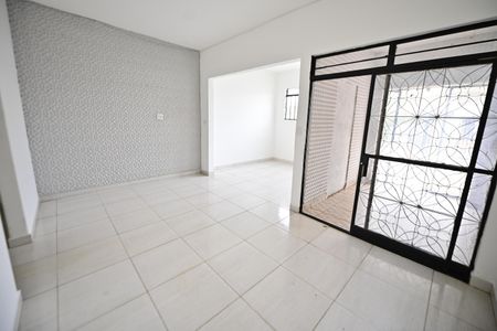 Casa para alugar com 250m², 2 quartos e 2 vagasSala