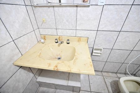 Casa para alugar com 250m², 2 quartos e 2 vagasBanheiro