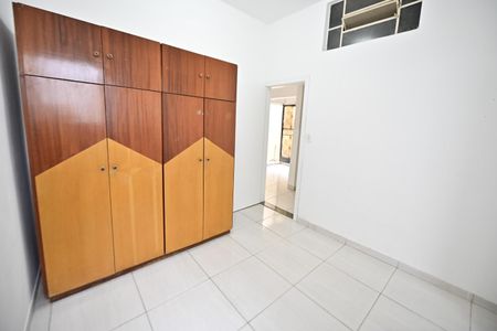 Casa para alugar com 250m², 2 quartos e 2 vagasSuíte