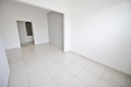 Casa para alugar com 250m², 2 quartos e 2 vagasSala