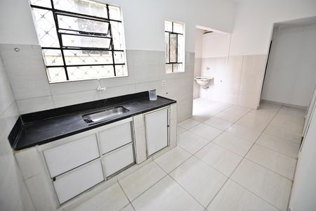 Casa para alugar com 250m², 2 quartos e 2 vagasCozinha