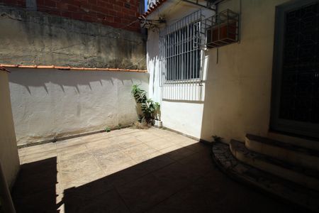 Casa à venda com 70m², 2 quartos e sem vagaQuintal