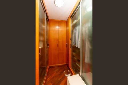 Apartamento à venda com 126m², 3 quartos e 3 vagasSuíte - Closet